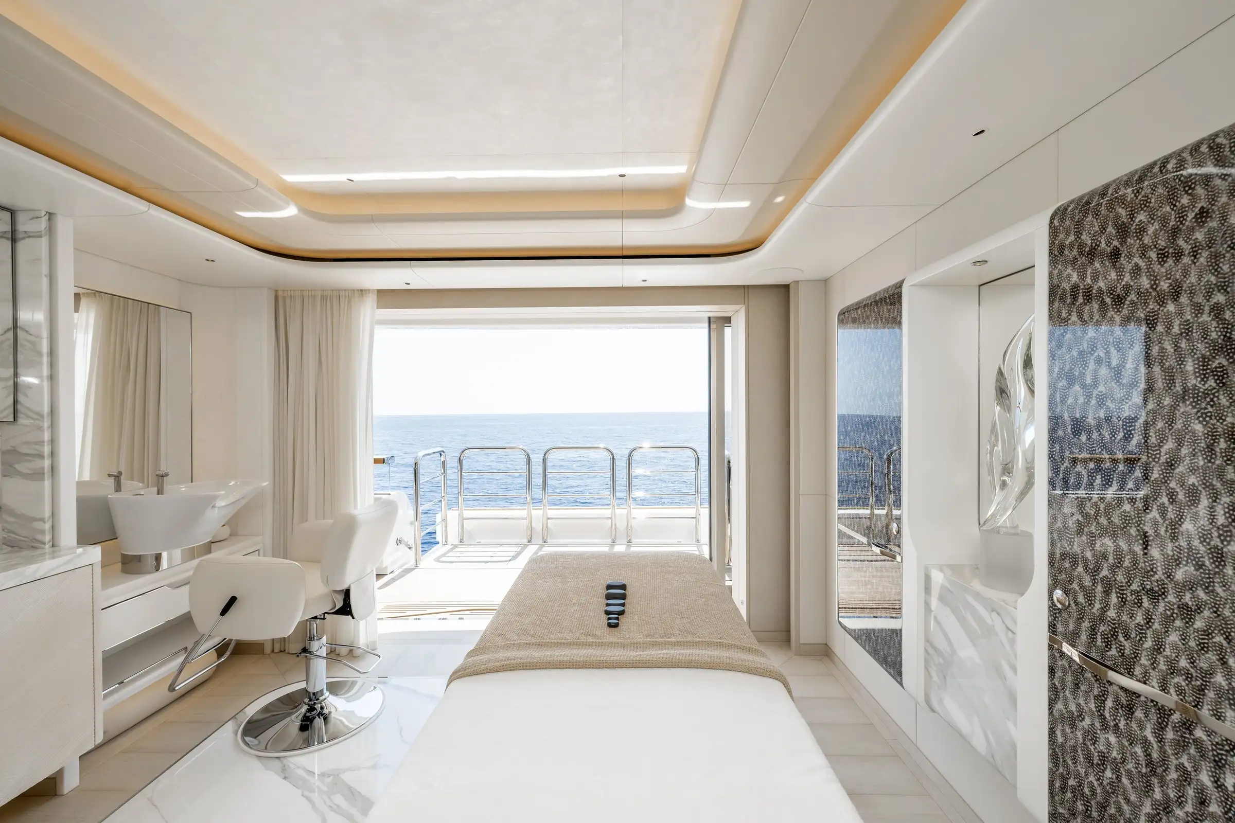 ALVIA gallery — image 12