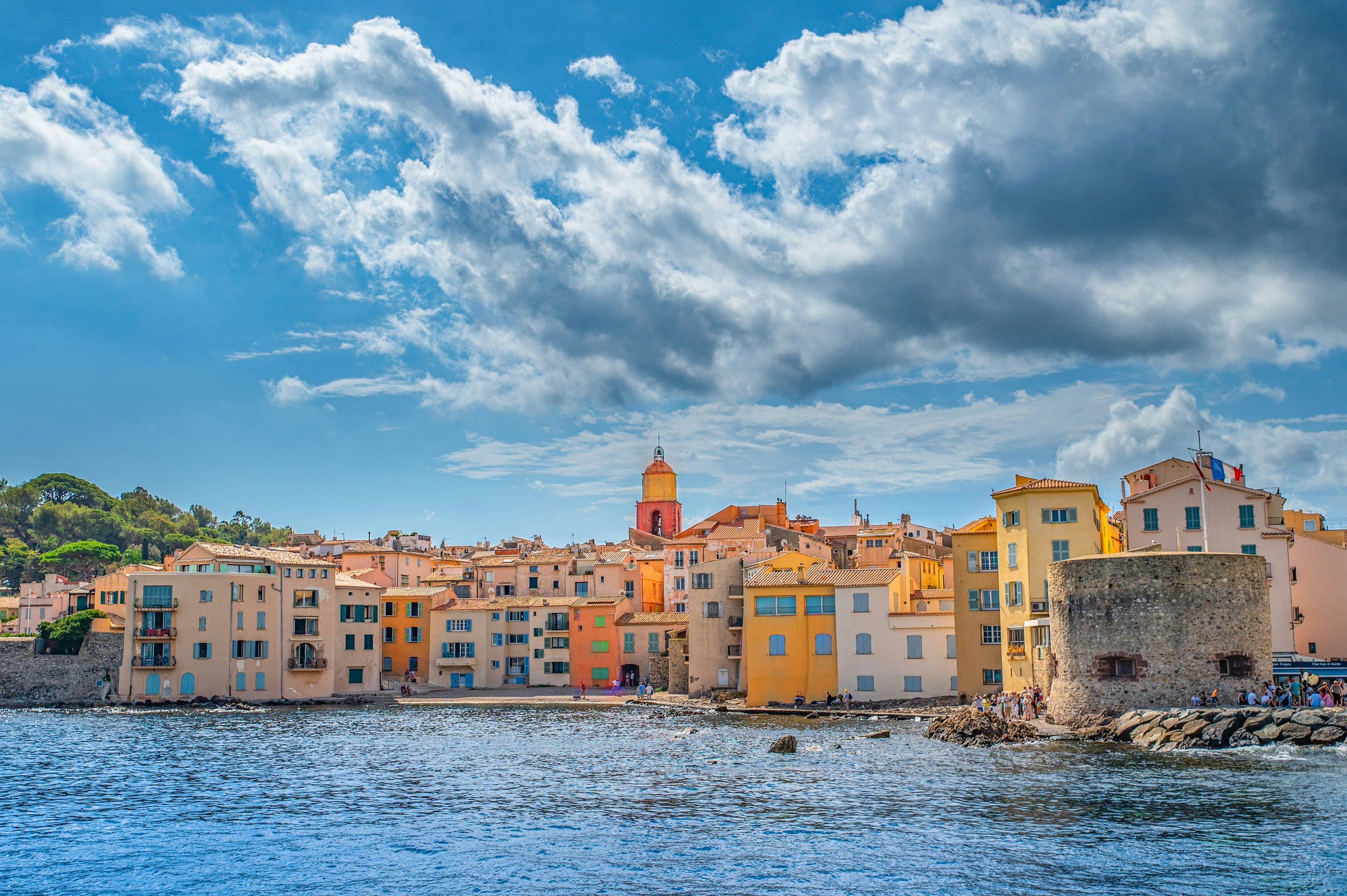Luxury yacht charter in Saint-Tropez