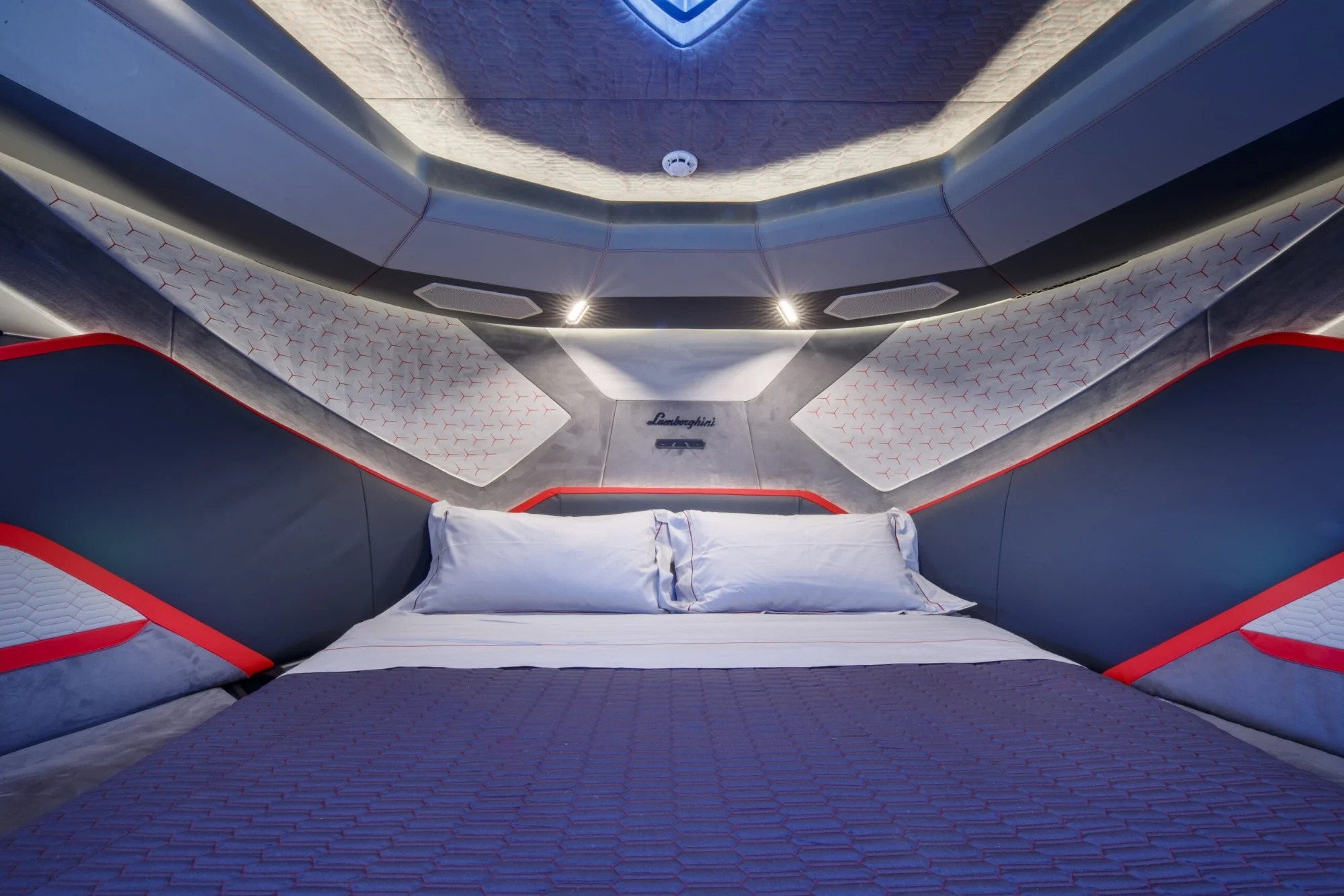 FAST ONE (Tecnomar Lamborghini 63) gallery — image 10