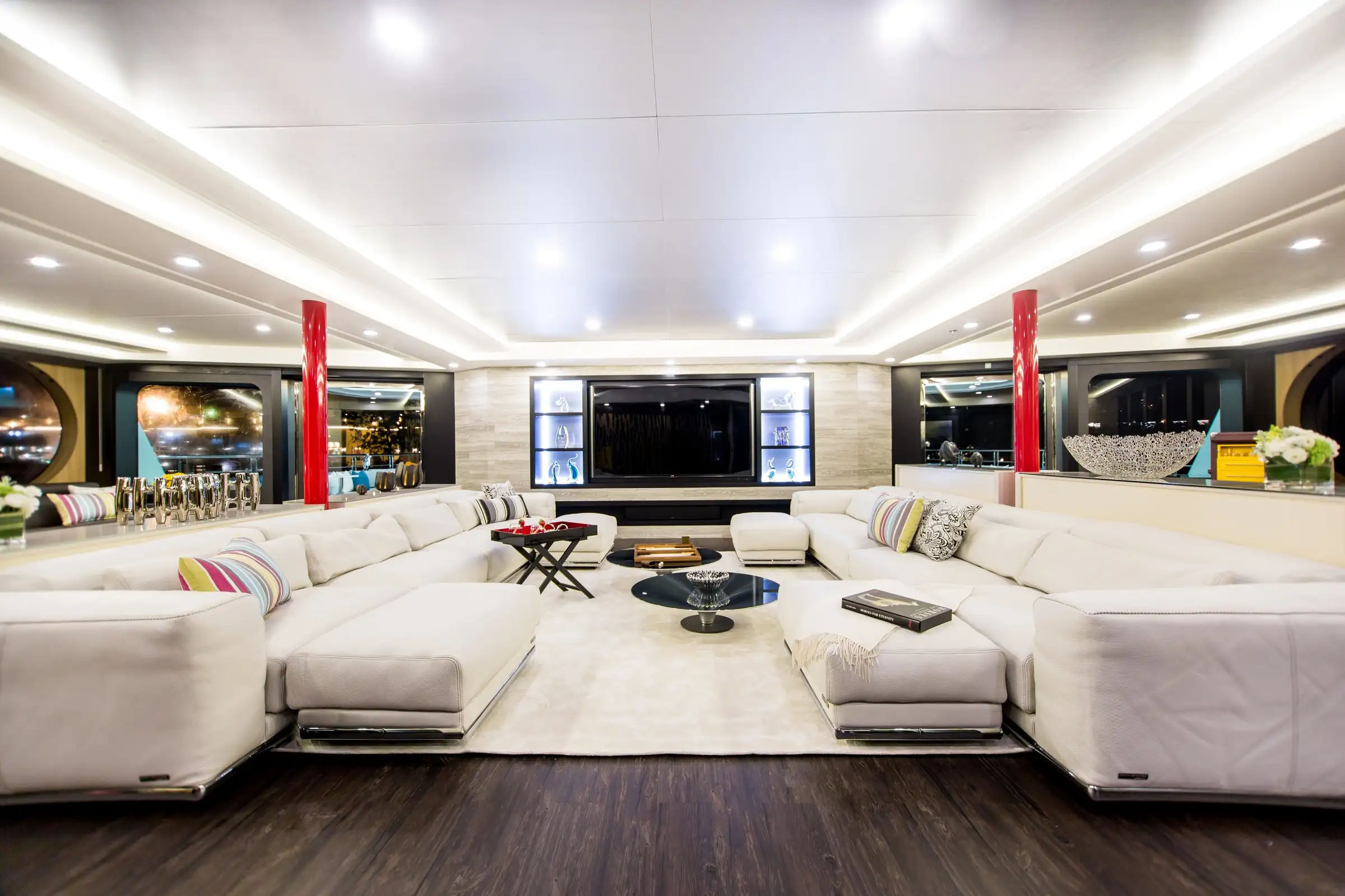 SALUZI gallery — image 6